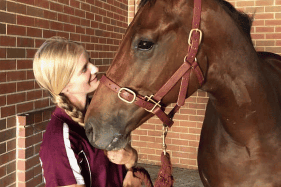 Jessica, equine vet nurse in Perth