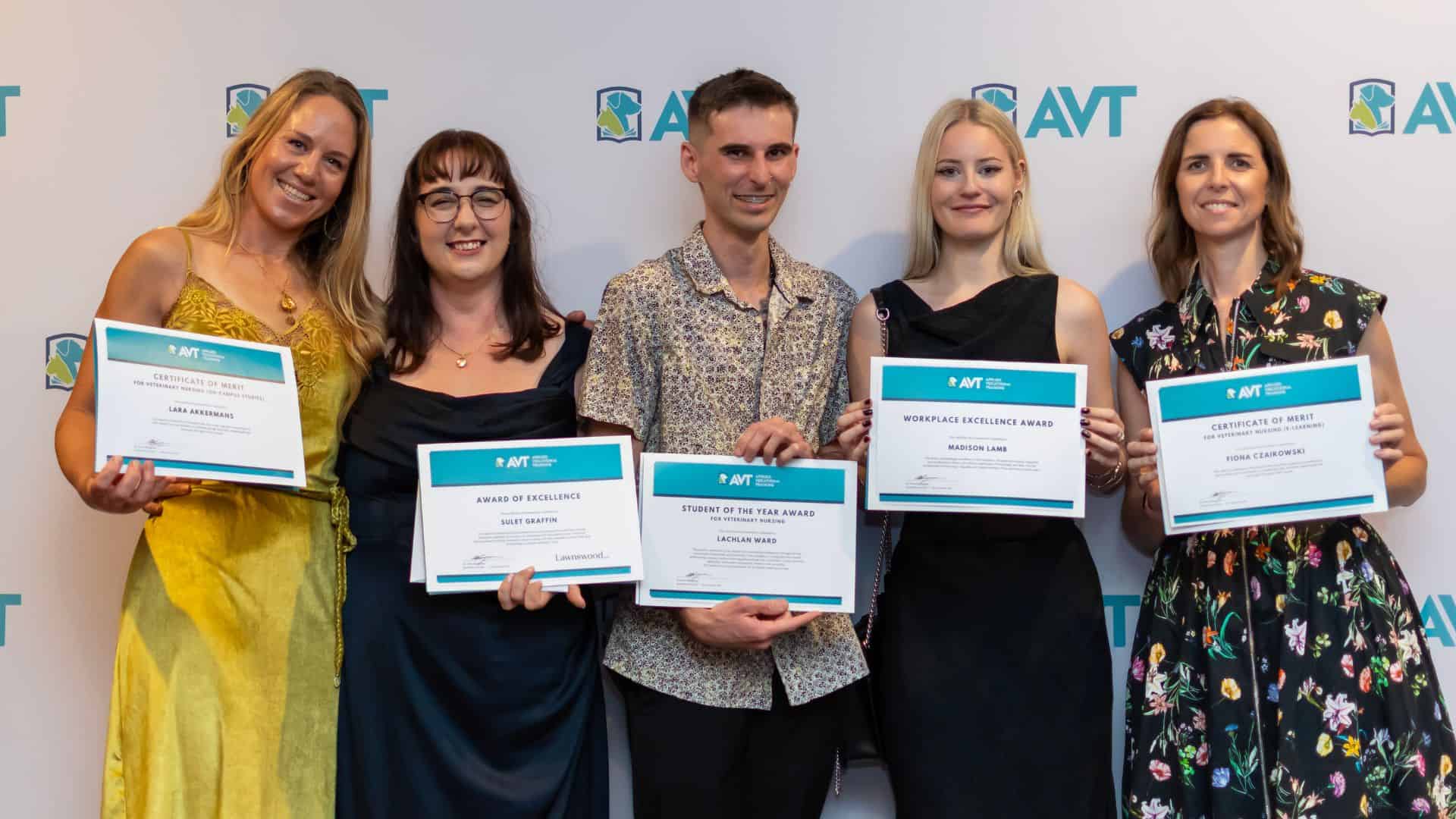 2025-vn-grad-award-winners-avt
